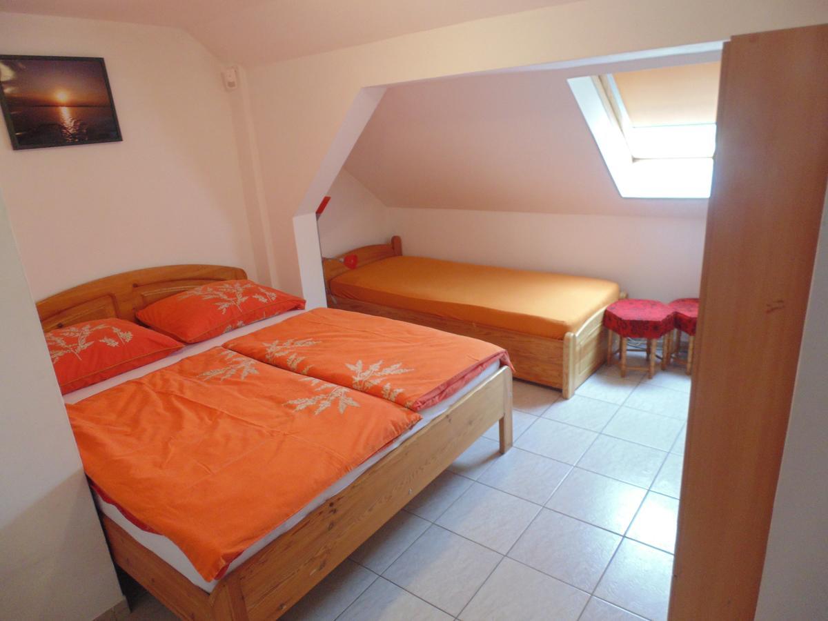 Almos Apartman Siófok Buitenkant foto